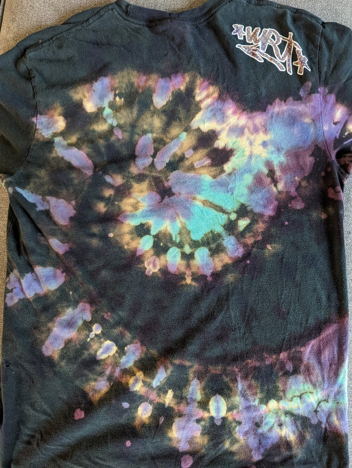 Hand Dyed Art Size L "Skull Oil Spill"